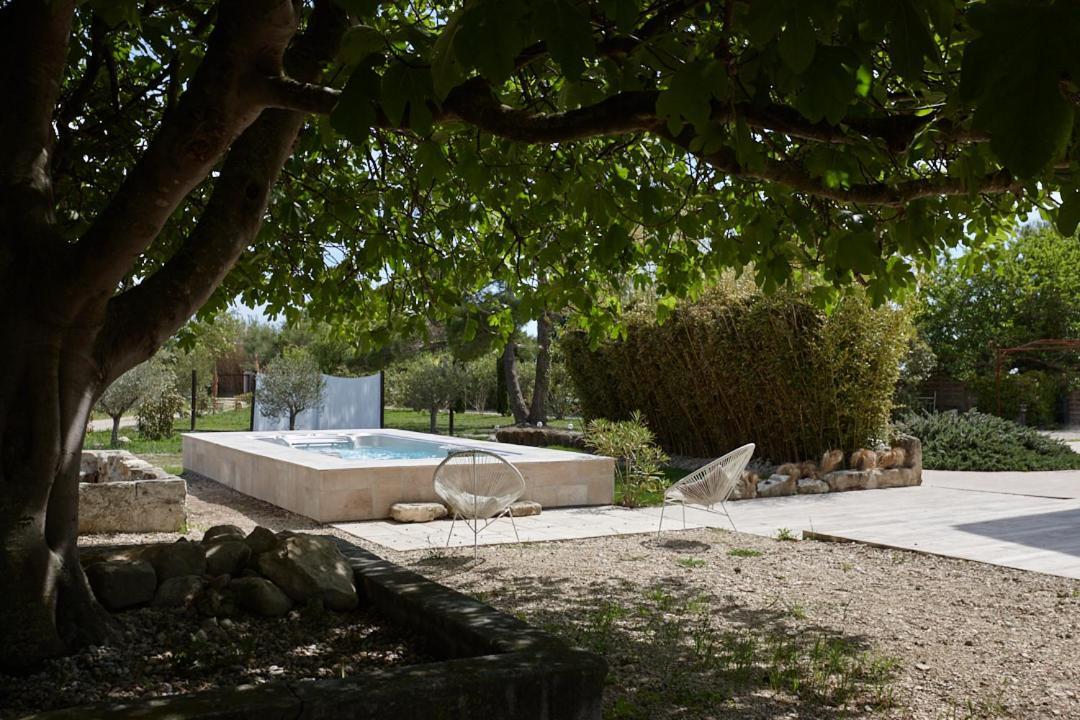 Maison Tara verte au Mas Montredon Arles Extérieur photo